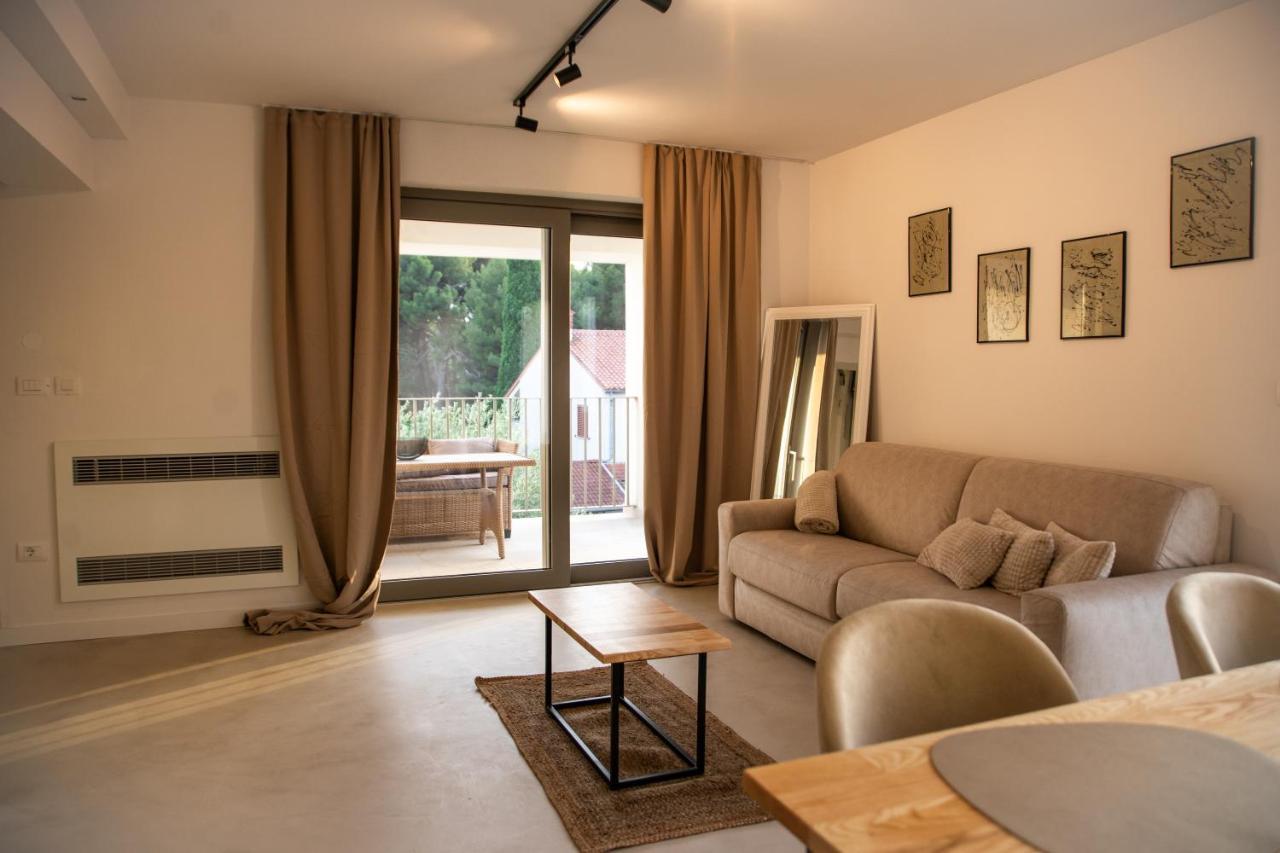A-Seven Apartment Ровин Екстериор снимка