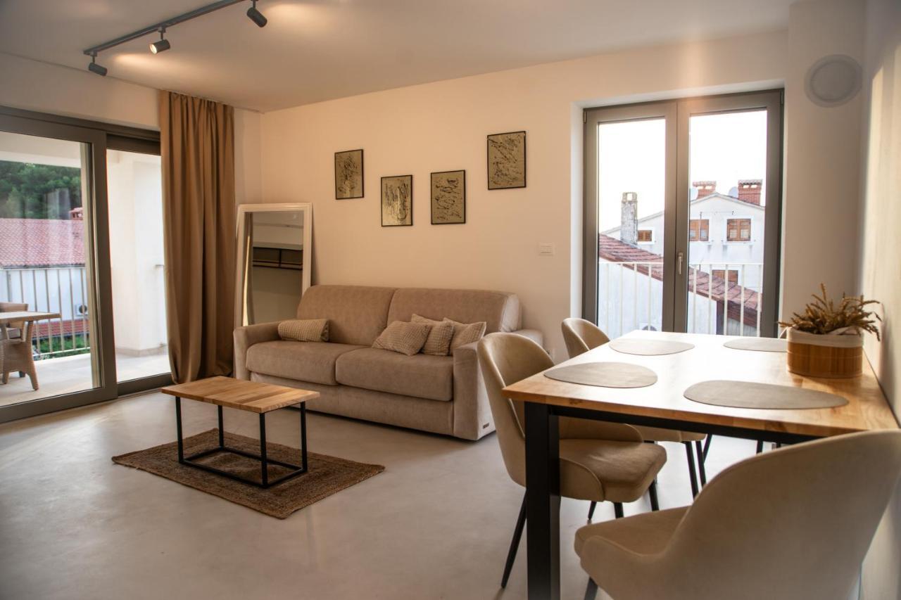 A-Seven Apartment Ровин Екстериор снимка