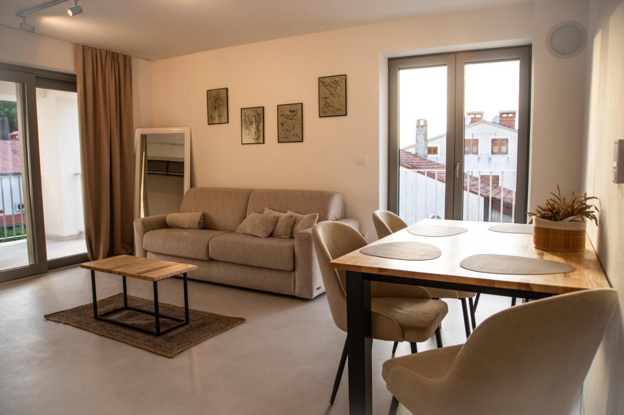 A-Seven Apartment Ровин Екстериор снимка