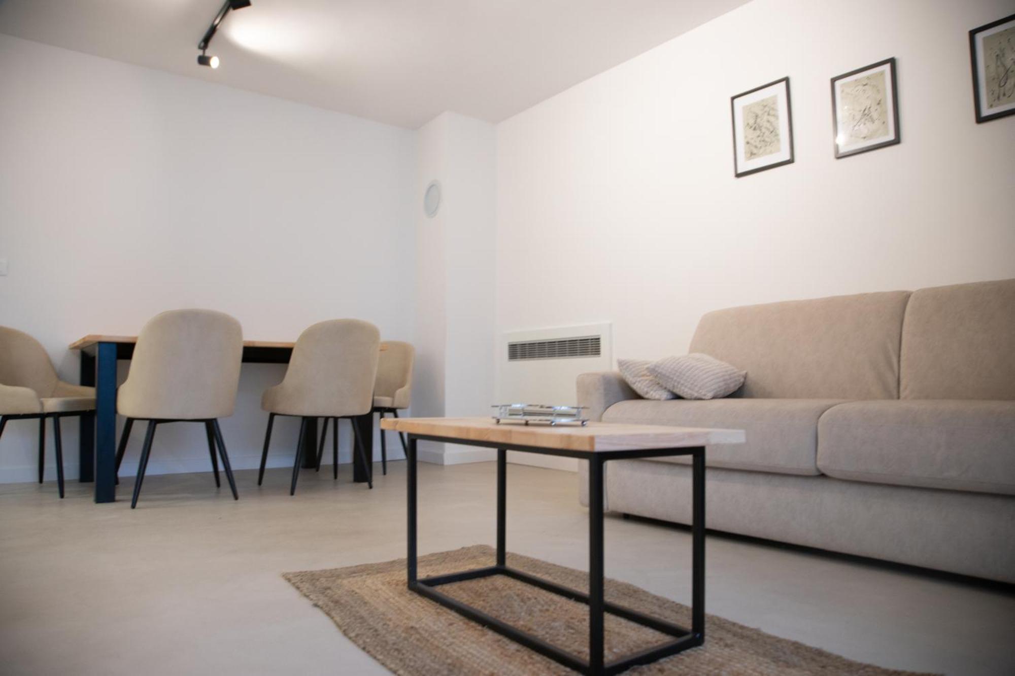 A-Seven Apartment Ровин Екстериор снимка