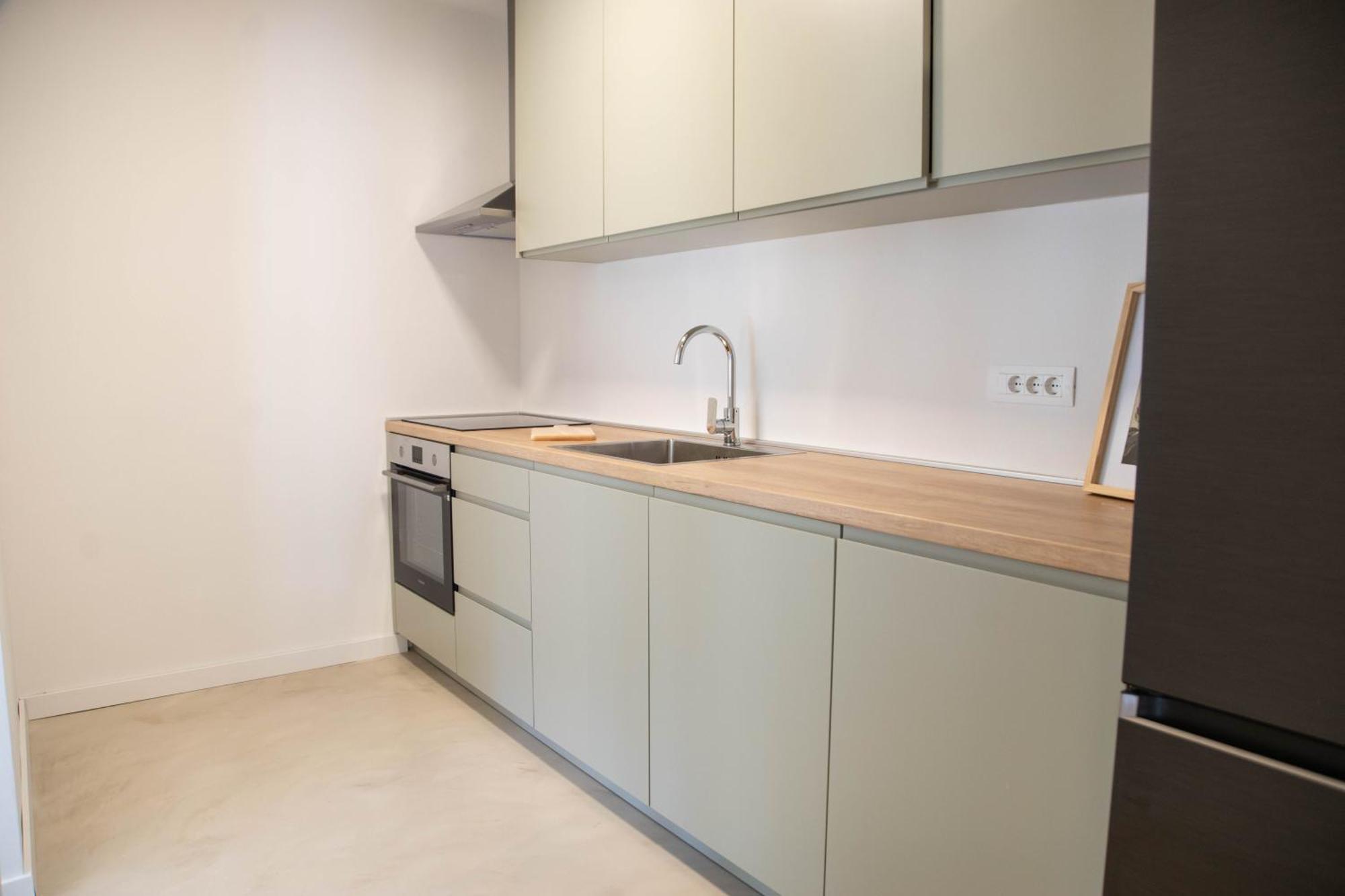A-Seven Apartment Ровин Екстериор снимка